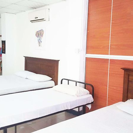 Beehive Colombo Hotel Kültér fotó